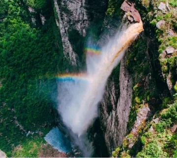 Cachoeira da fumaça arco iris