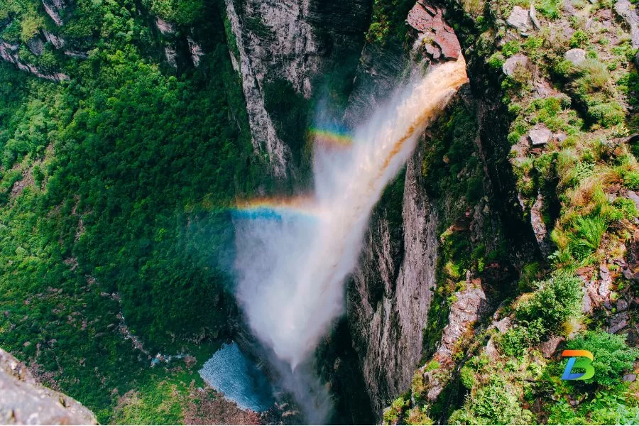Cachoeira da fumaça arco iris