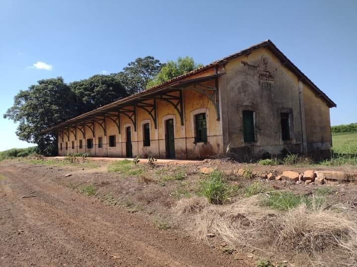 Estacao fepasa abandonada bebedouro