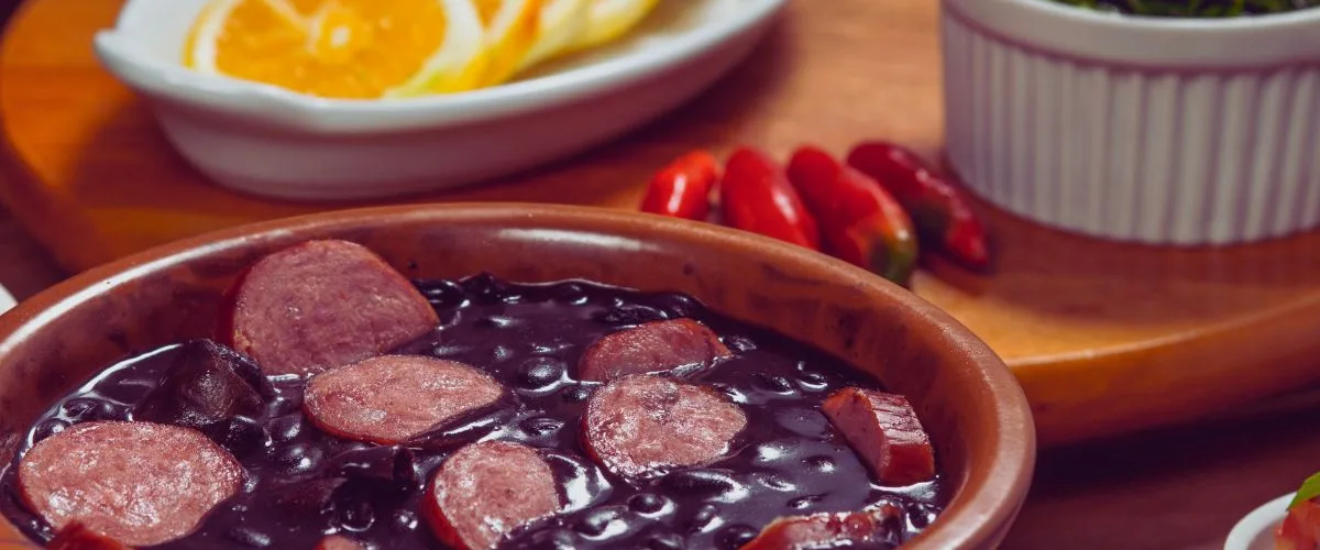feijoada-em-bebedouro-tradicional-madame Feijoada em bebedouro tradicional madame