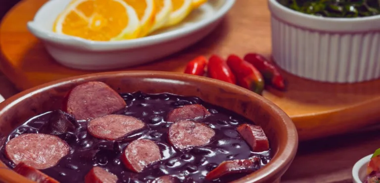 Feijoada em bebedouro tradicional madame