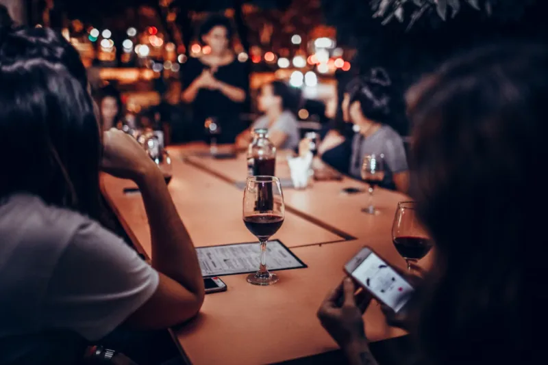 Boas maneiras do turista-como usar o celular Boas maneiras do turista-como usar o celular