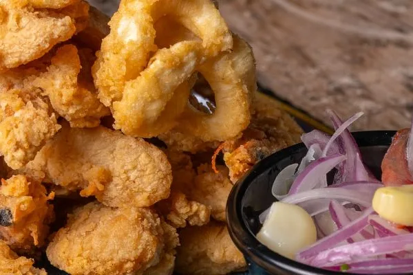 Peixe frito pesqueiro perto